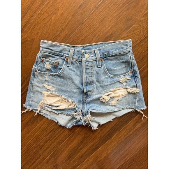 Levi’s 24 501 High Rise Short in Fault Line - Picture 5 of 8